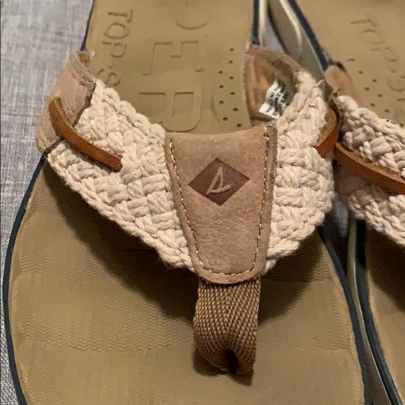 Sperry Women’s Flip Flop - Picture 2 of 5